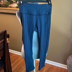 Calia by Carrie navy blue cropped leggings